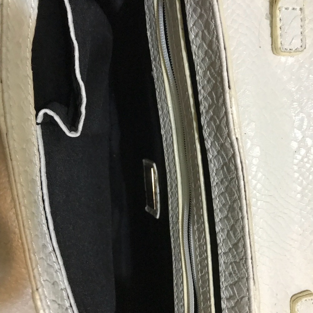 Shoulder bag - Picture 3 of 4