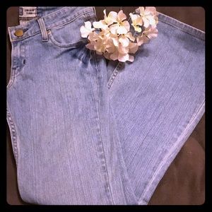 Signature Levi Strauss & Co Low Slim Flare Jeans