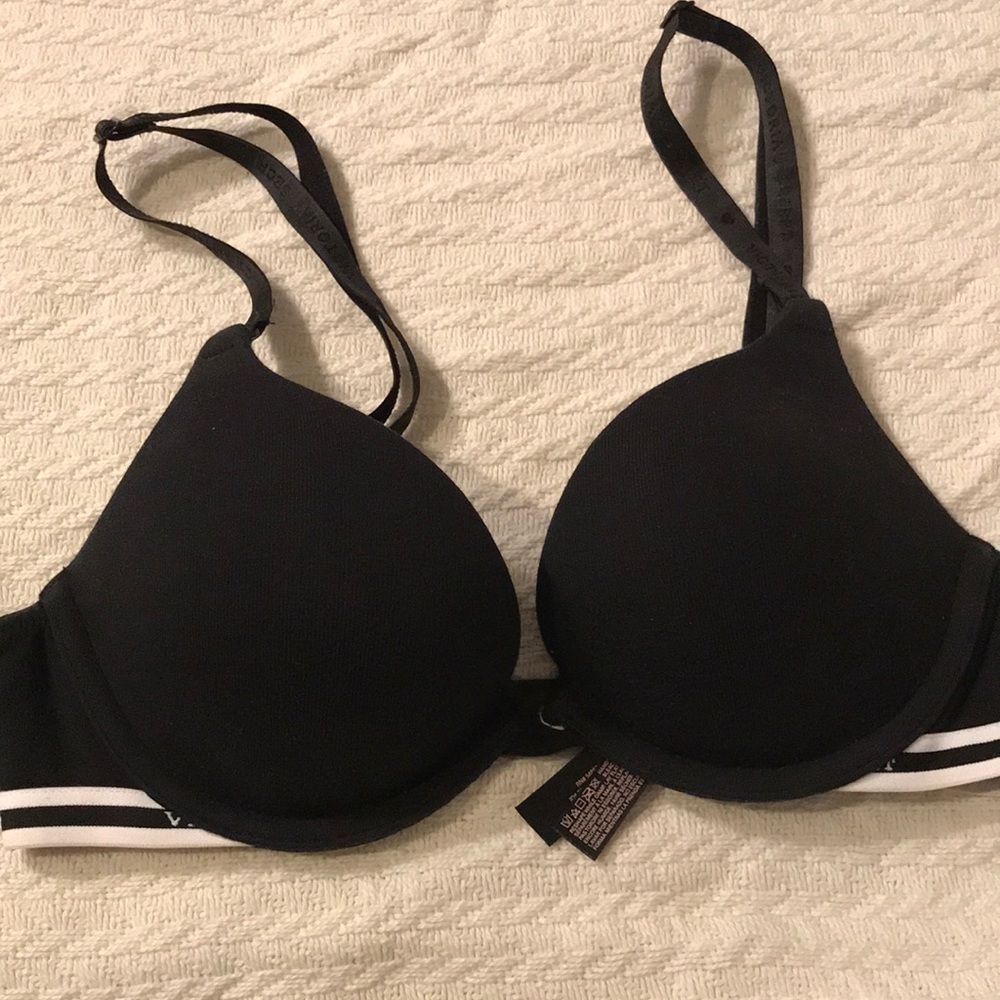 Victoria’s Secret Sexy Tee push-up Bra