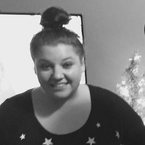 Meet your Posher, Holly