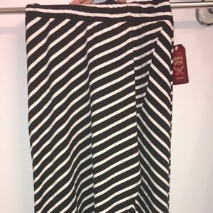 B&W Striped 3/4 Skirt