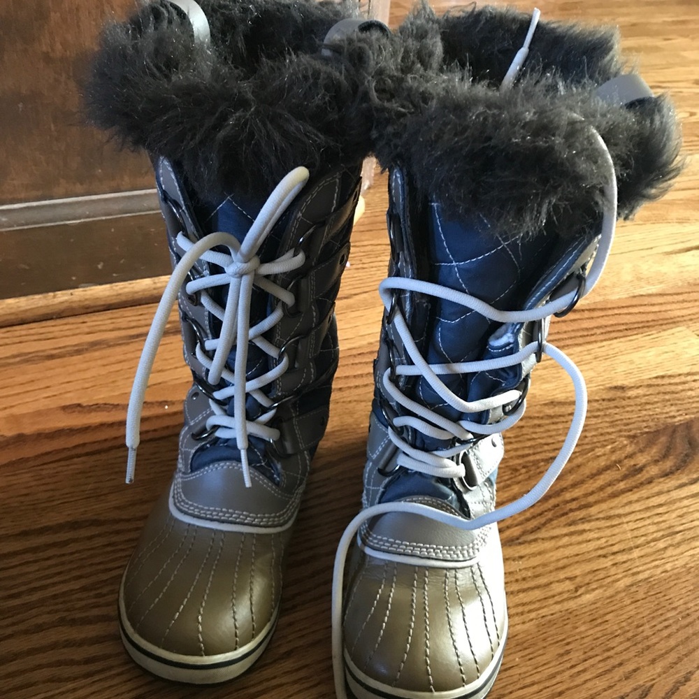 Sorel Lace up Boots