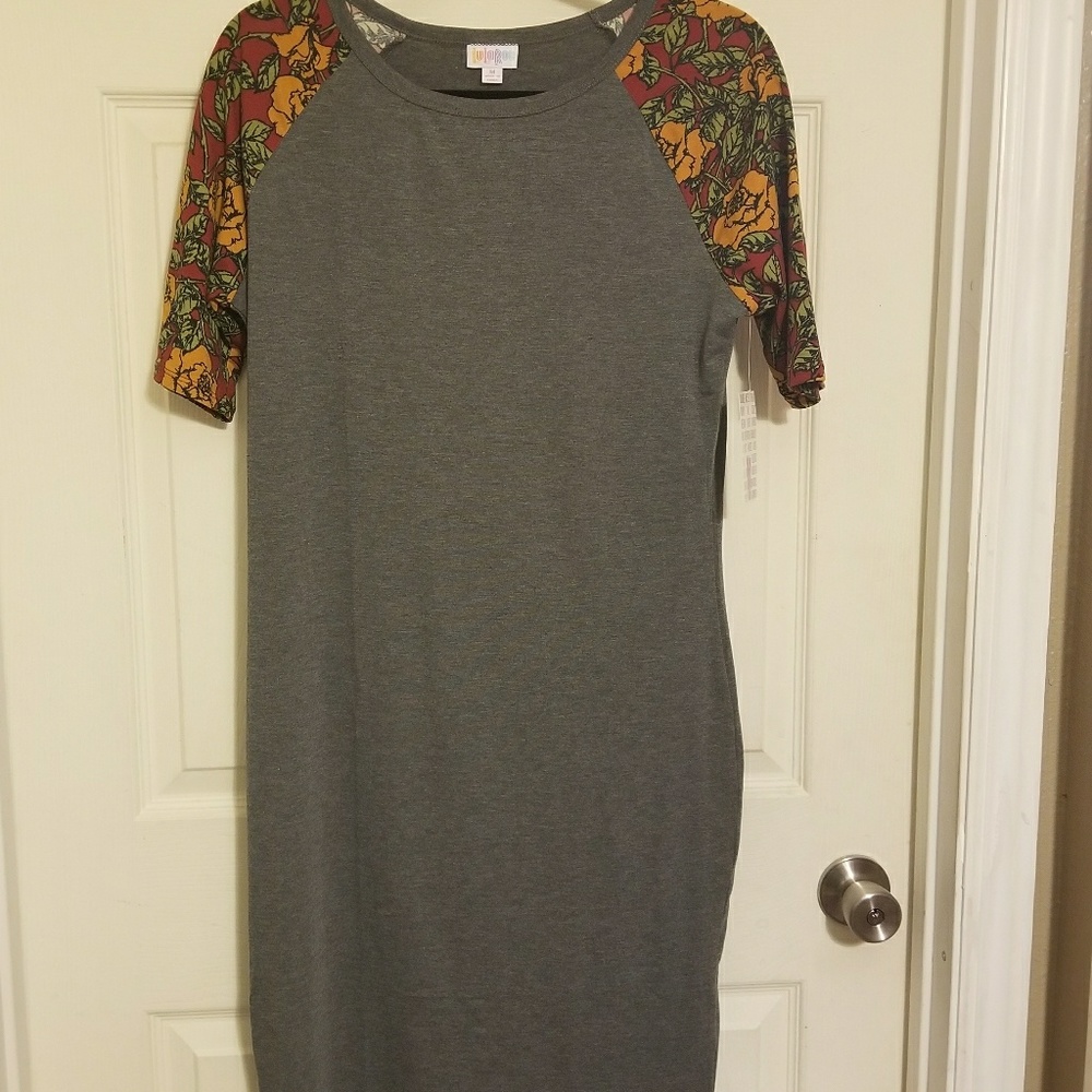 👗REDUCED👗Medium Lularoe Julia dress