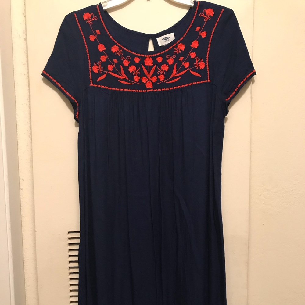 Cute Embroidered Old Navy Dress