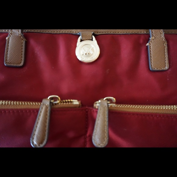 Micheal Kors Tote - Picture 3 of 3