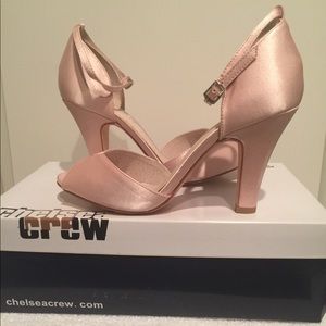 Chelsea Crew open toed size 37