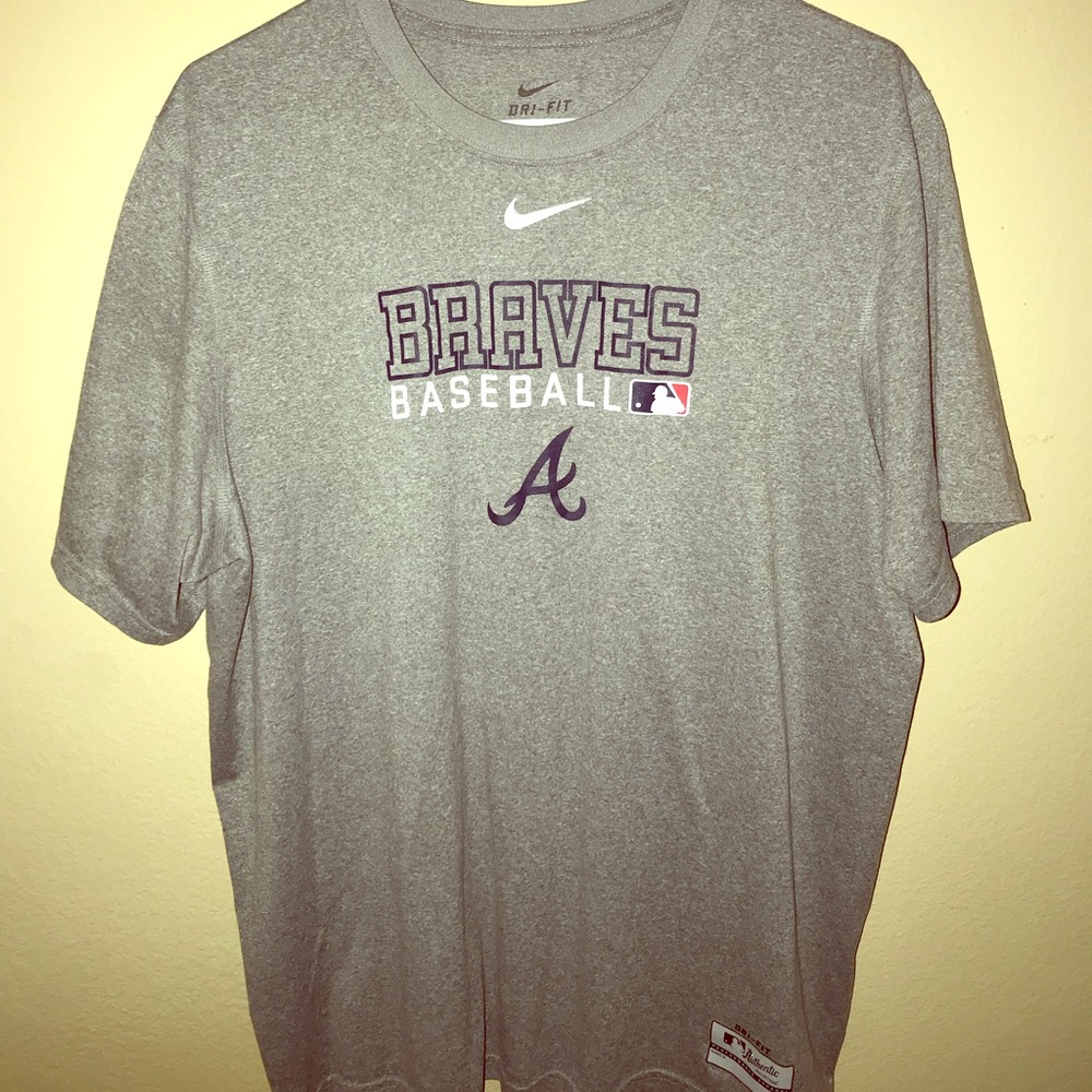 Nike Dri-Fit Braves shirt Men Large