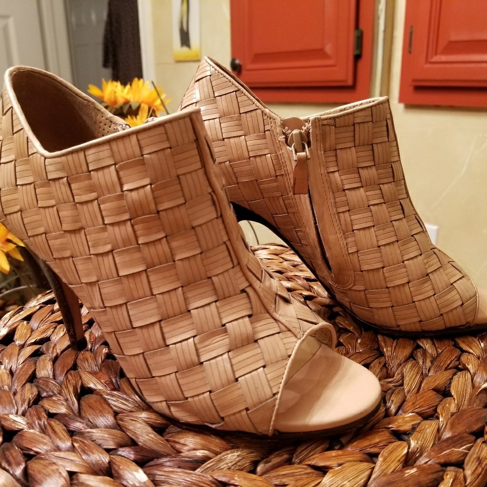 Shoes - Picture 3 of 3
