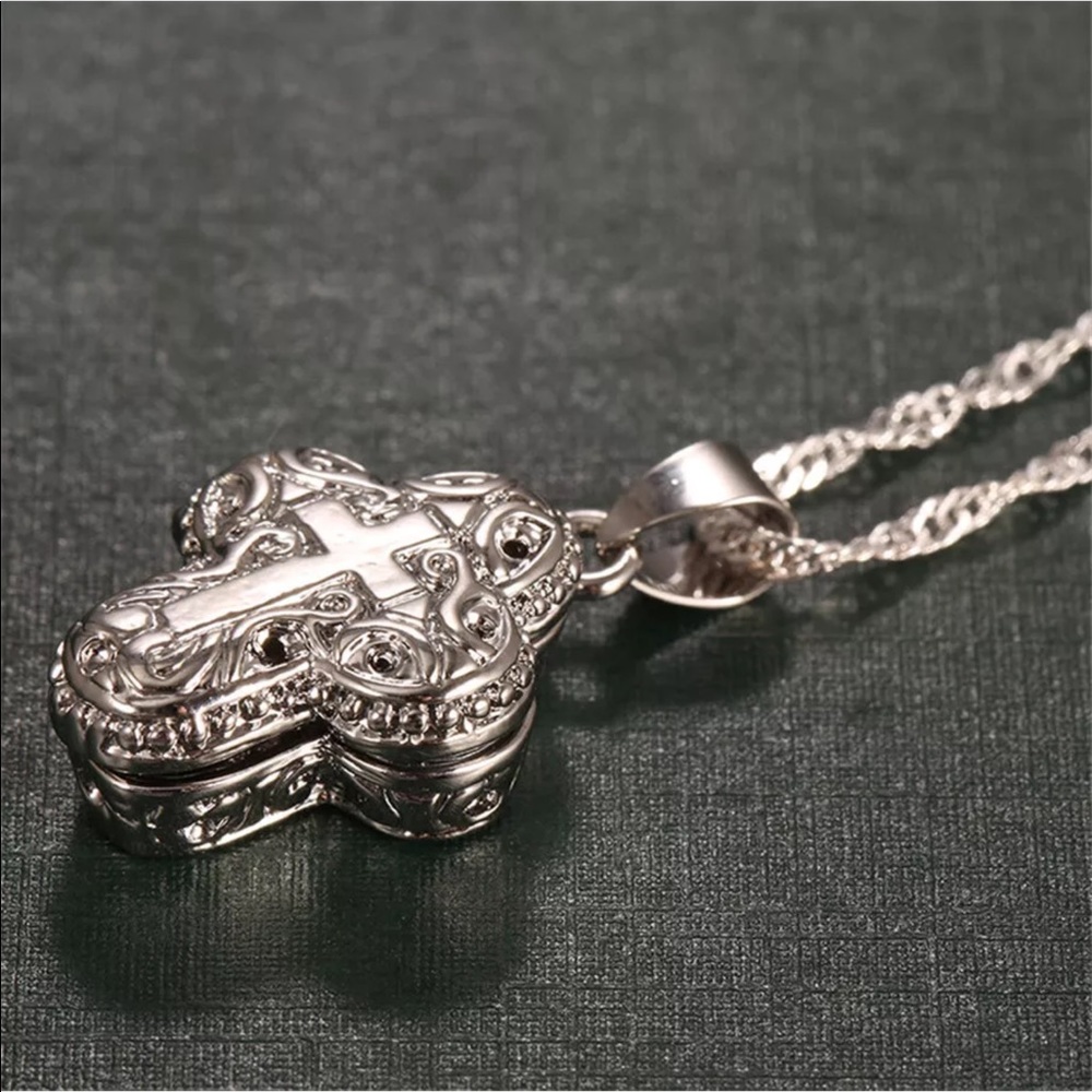 🌷🌷🌷Prayer Box cross necklace - Picture 3 of 4