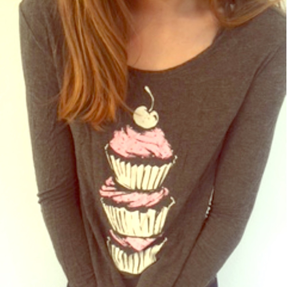 Long Sleeve T-shirt with Cupcakes
