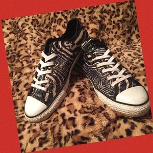 Sequin Tiger print Converse Black/Tan Size 9