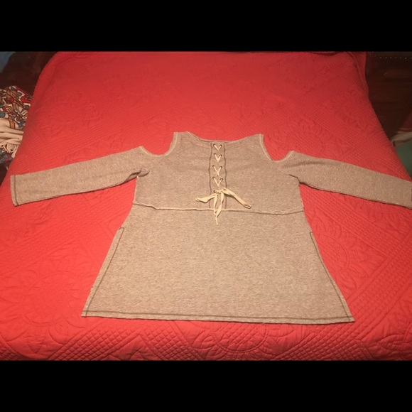 NWOT Plus Size Tribal cut out sweatshirt 2x - Picture 3 of 8