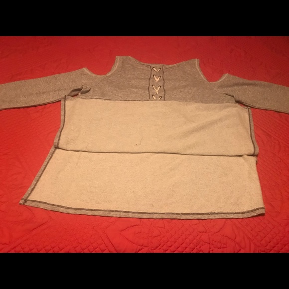 NWOT Plus Size Tribal cut out sweatshirt 2x - Picture 4 of 8