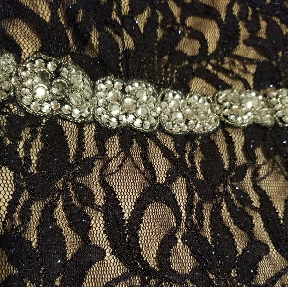 Cocktail dress. I donated it. - Picture 4 of 8