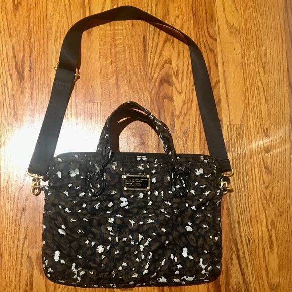 Marc by Marc Jacobs Black Leopard Laptop Case - Picture 5 of 7