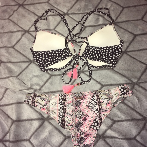 Victoria secret bathing suit - Picture 2 of 2