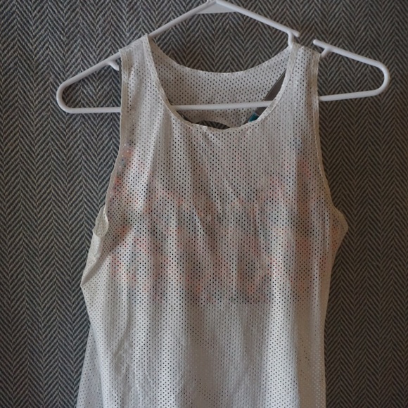 Workout tank and bra - Picture 2 of 4