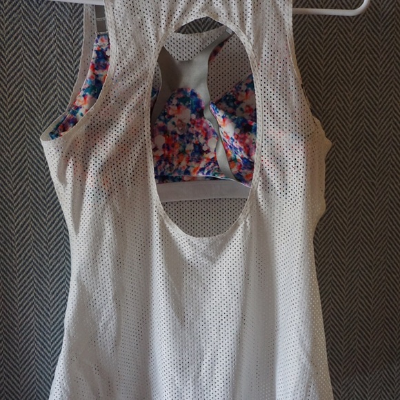 Workout tank and bra - Picture 3 of 4