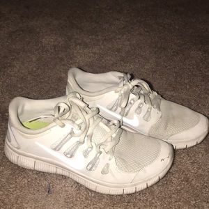 USED white Nike Free Runs 5.0