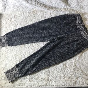 🍁H&M black and cream casual jogger pants 🍁