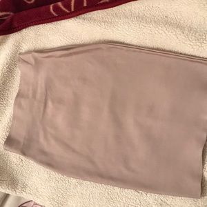 Knee-length pencil skirt.