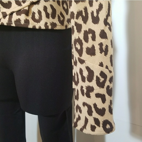 VS Moda International Cheetah Sequin Wrap Top S - Picture 5 of 7