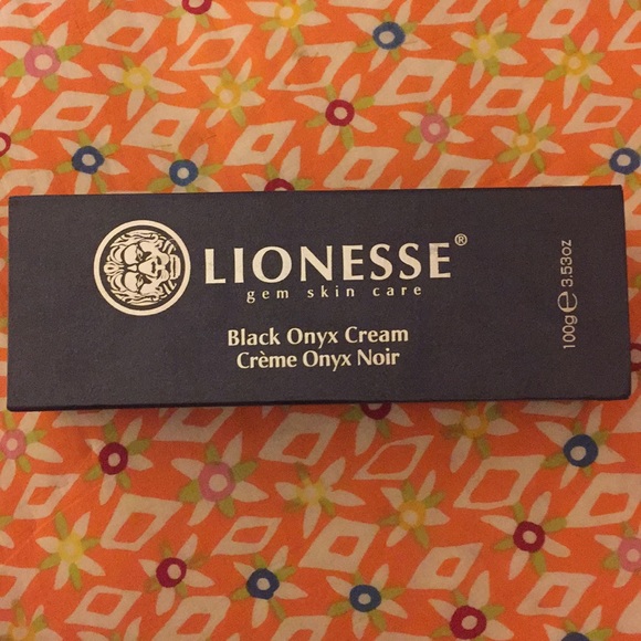 lionesse black onyx cream