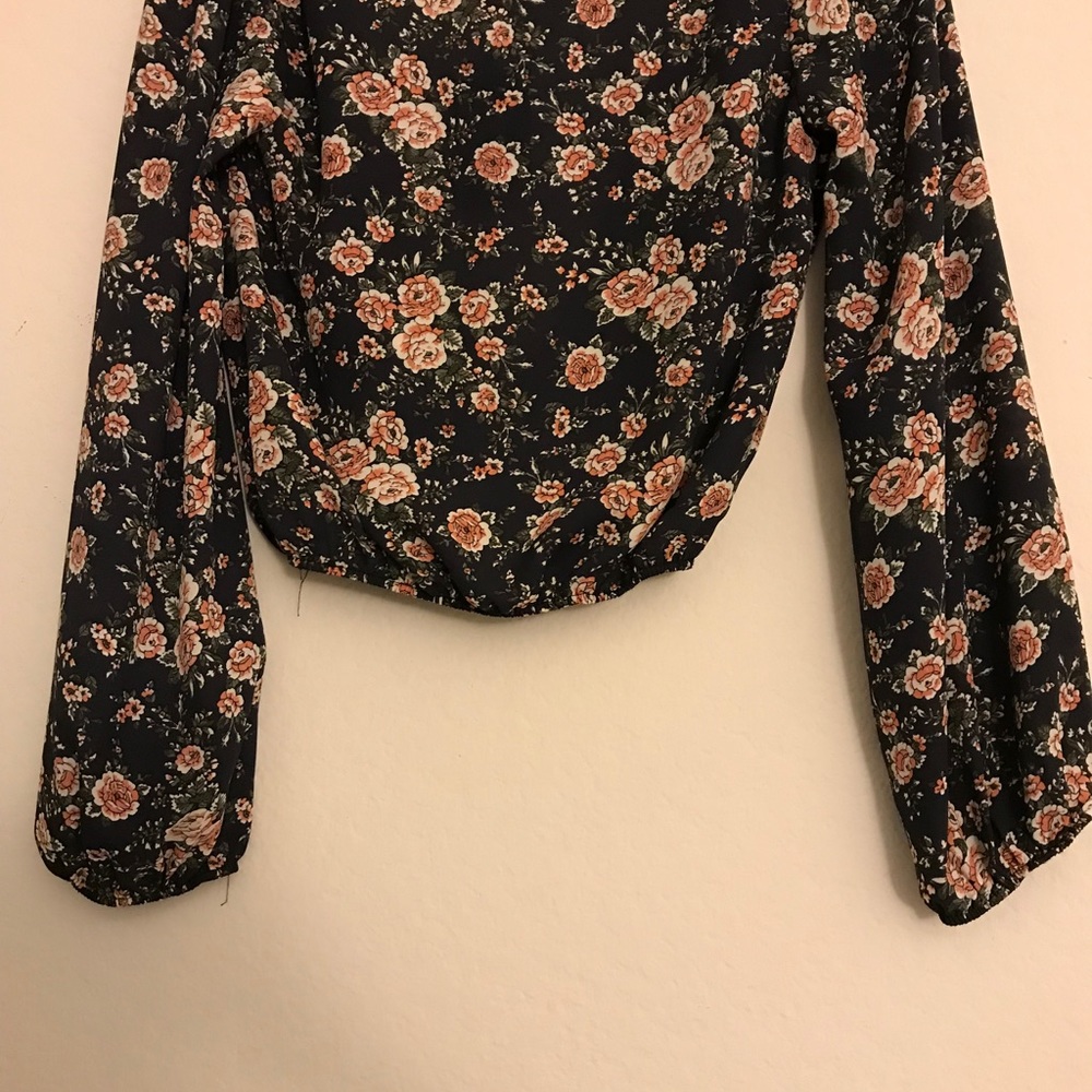 NEW Tilly's blouse. - Picture 3 of 3