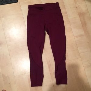 Wine colored laser mesh sonar capris Athleta XS