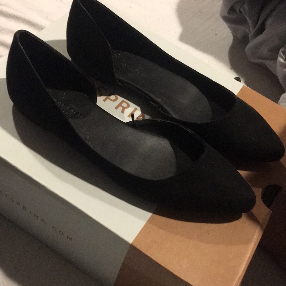 American Eagle black flats