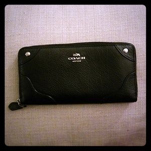 Coach wallet NWT FINAL MARK DOWN