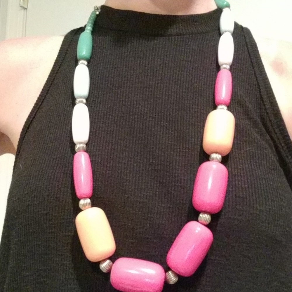 Multi color beaded necklace