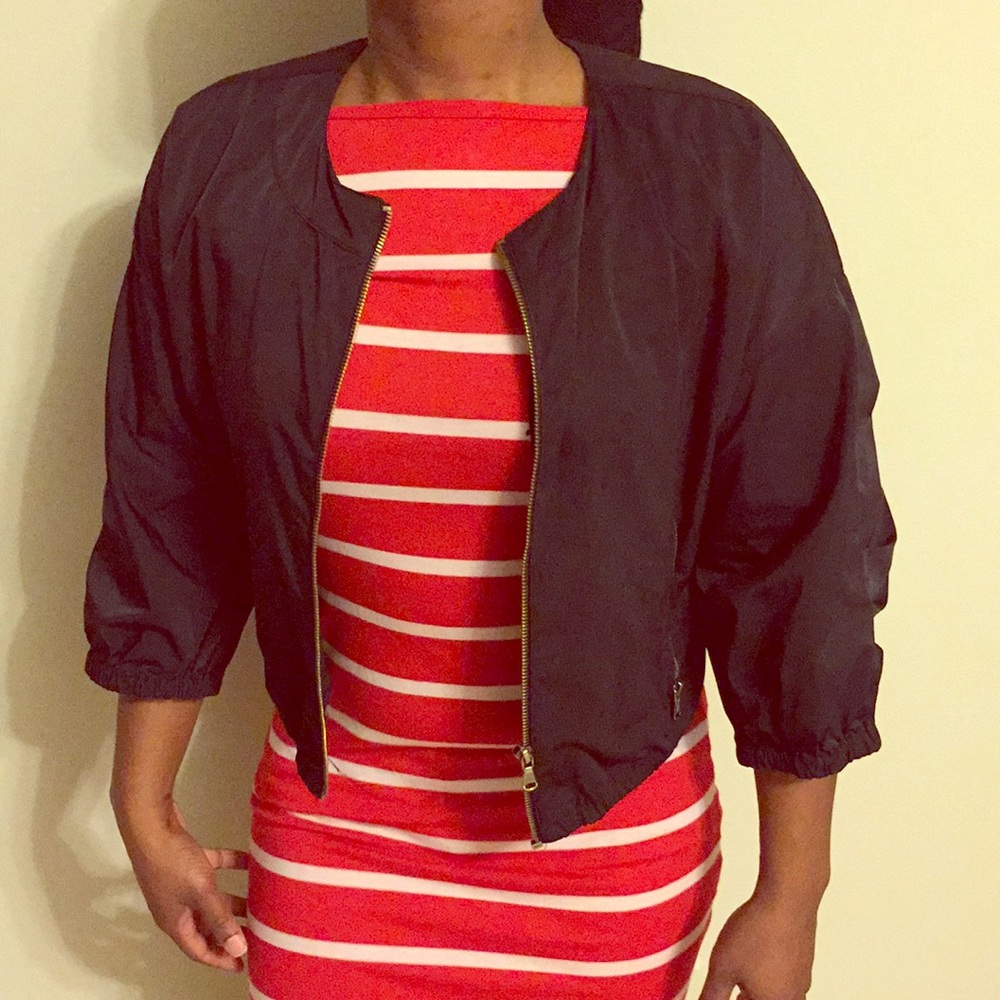 Kenneth Cole crop jacket size small petite