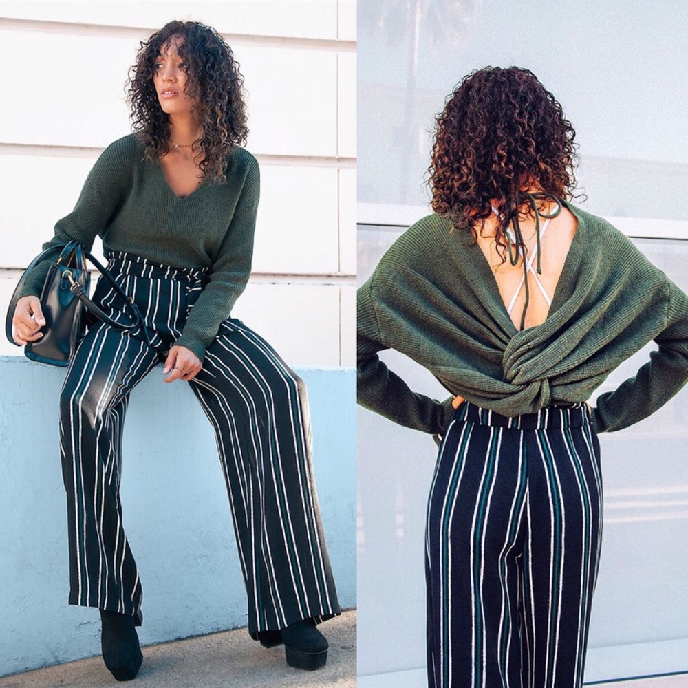 Premium Back Knot Detail Knit Sweater - Picture 2 of 3