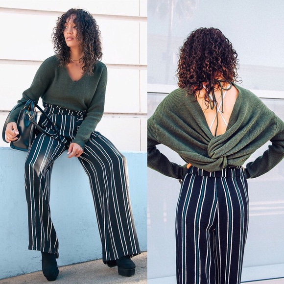 Premium Back Knot Detail Knit Sweater - Picture 2 of 3