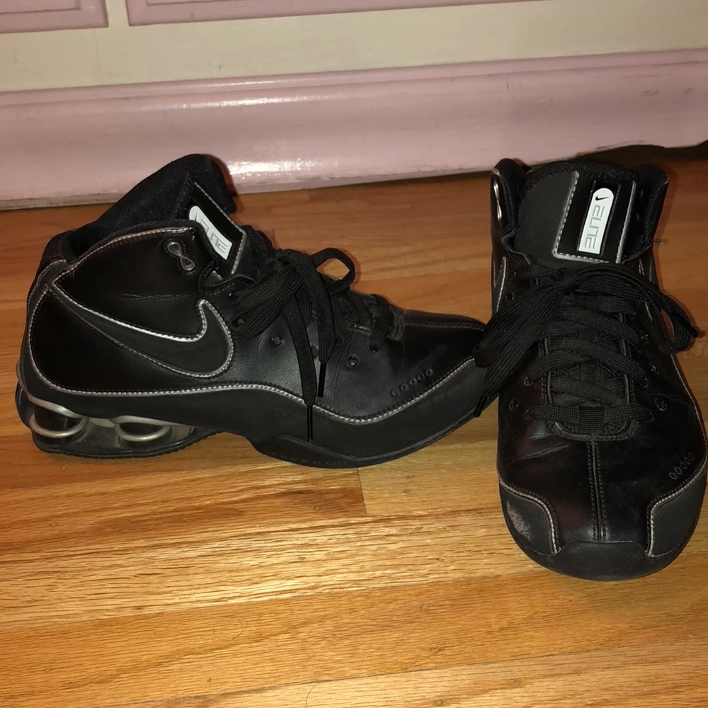 Nike black basketball shoes