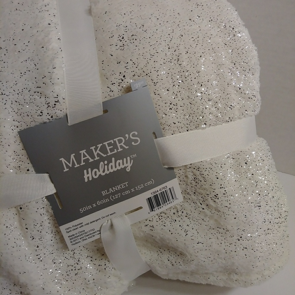 NEW!  Beautiful SNOW Blanket