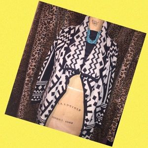 Aztec Print Black/Cream-sweater/cardigan size XL