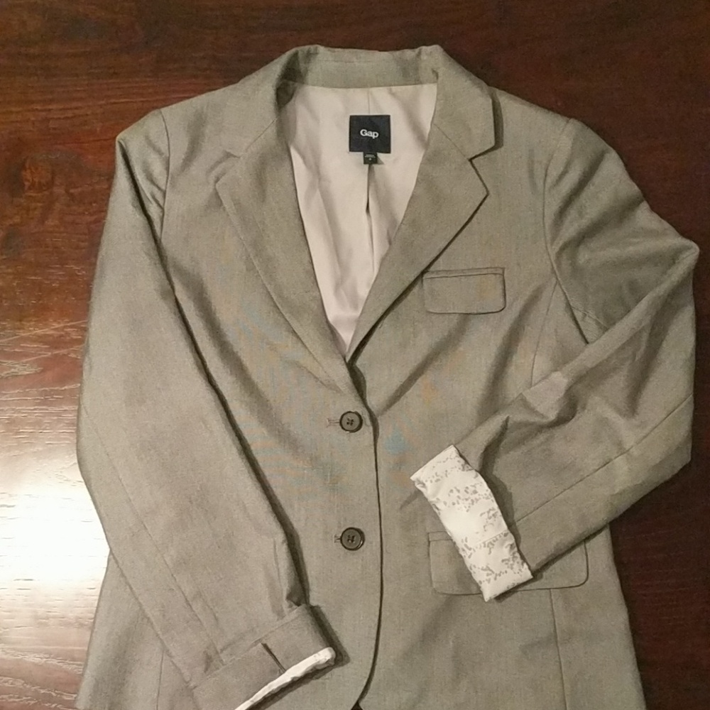 Lightweight grey blazer