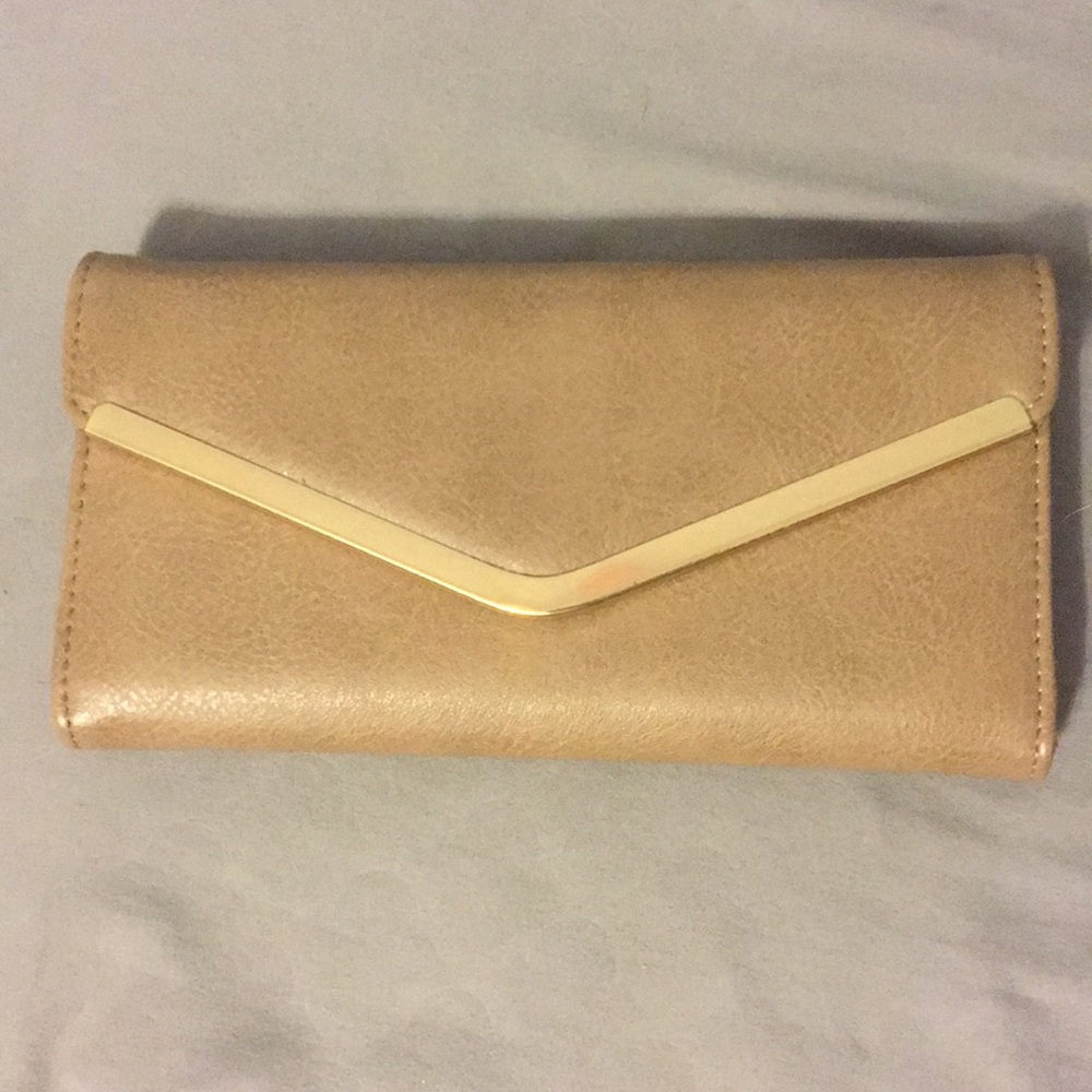 Snap Close Wallet