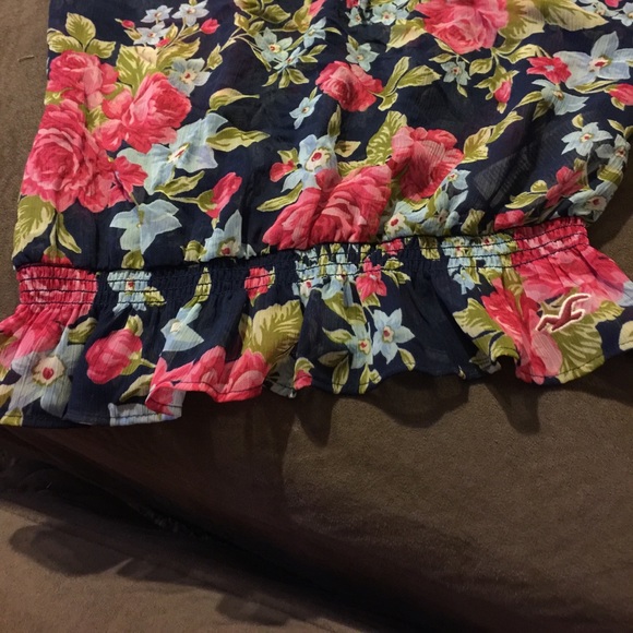 Hollister sheer floral shirt - Picture 2 of 4