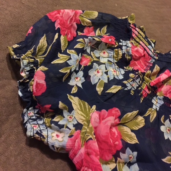 Hollister sheer floral shirt - Picture 4 of 4