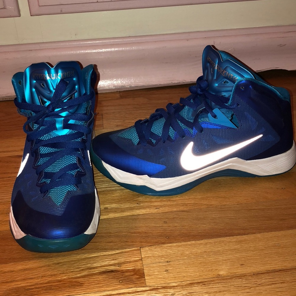 Blue Nike hyper quickness Basketball shoes