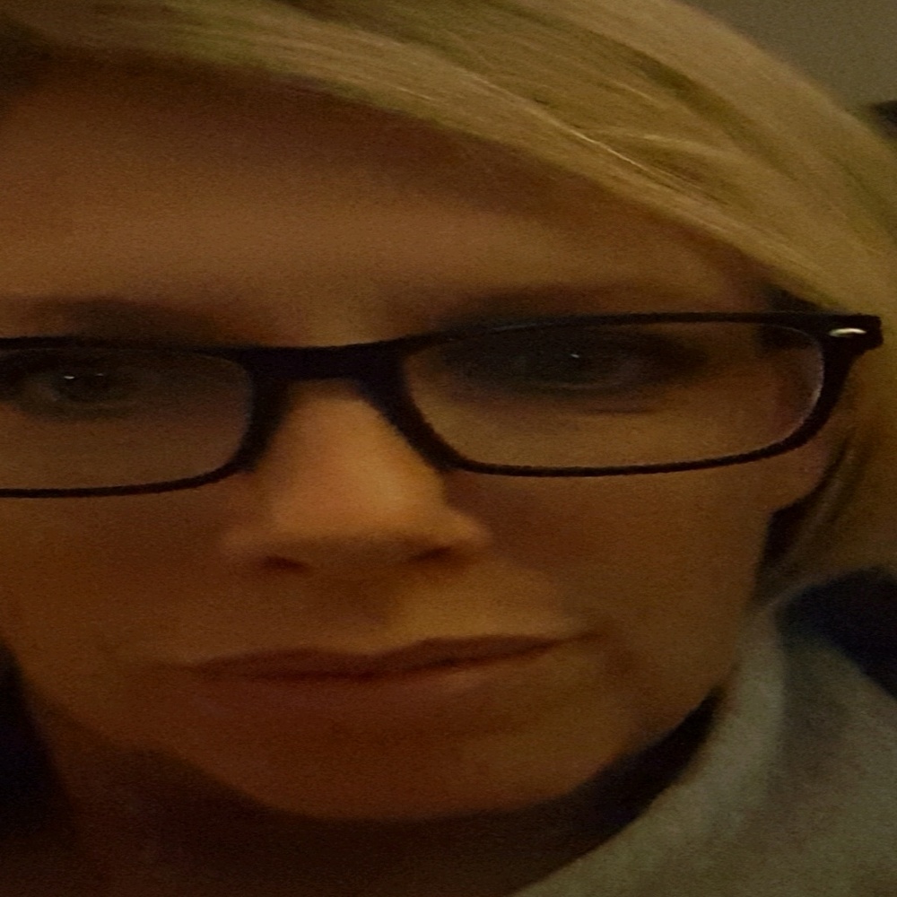 Meet your Posher, Angie