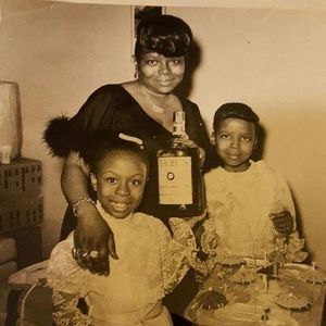 Meet your Posher, Yolanda