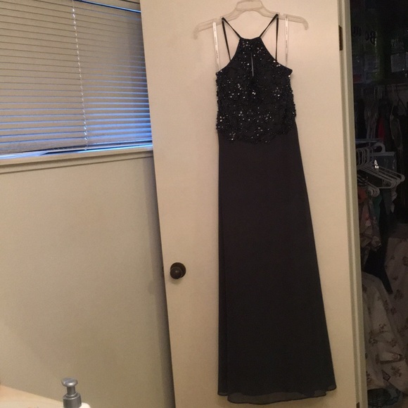 Prom dress - Picture 2 of 3