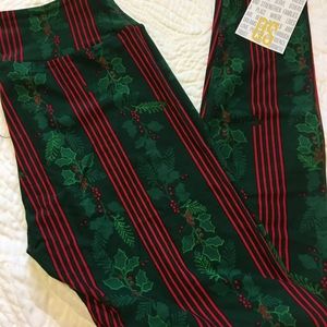 Lularoe OS Christmas Holly Leggings