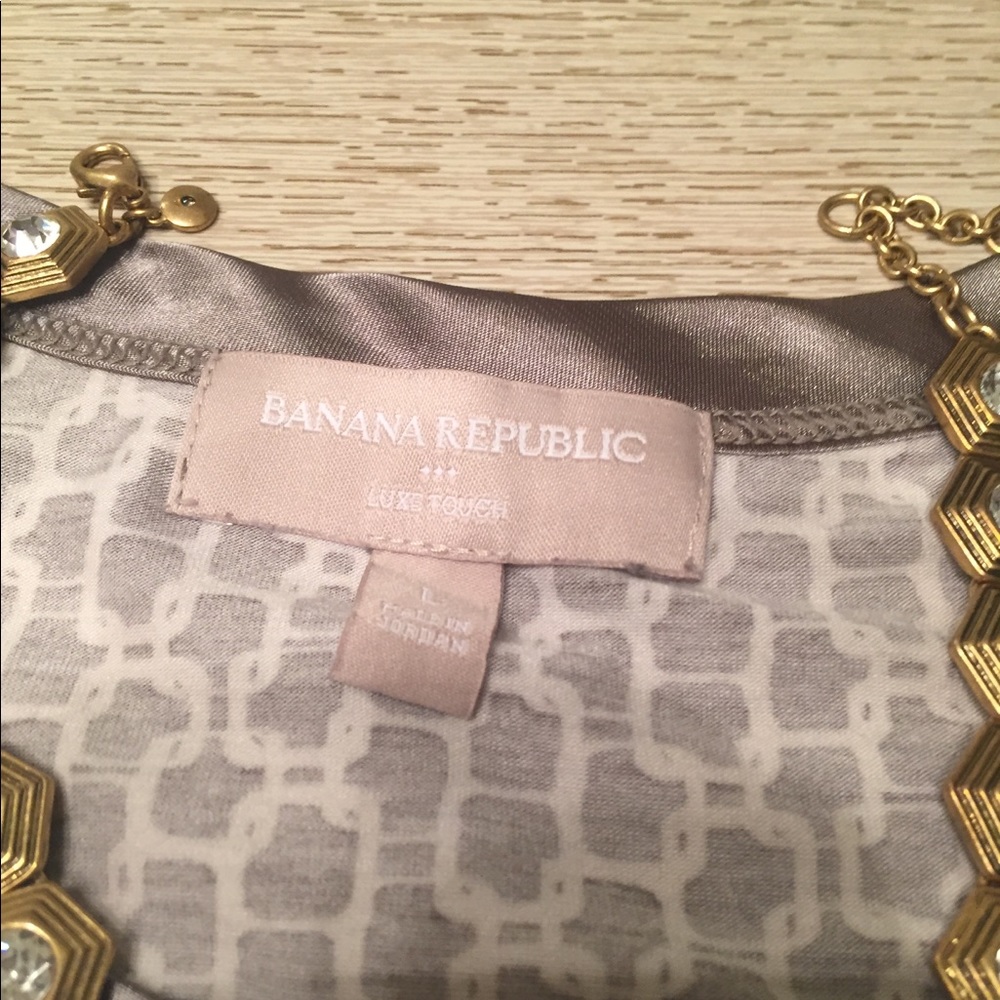 🚫SOLD🚫Banana Republic tee - Picture 2 of 2