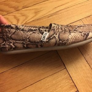 Toms Snake print shoes
