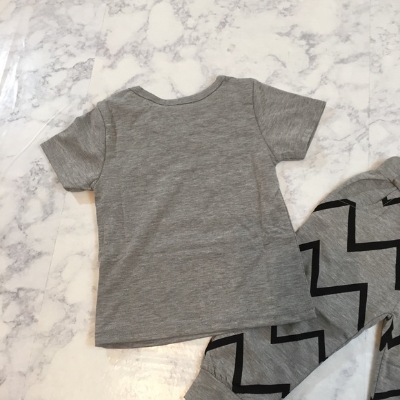 NWT Jump Around Co. Gray Chevron Printed Pant Set 3-6Mo. - Picture 5 of 5